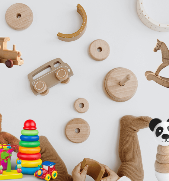 Cover - Wooden vs Artificial Toys